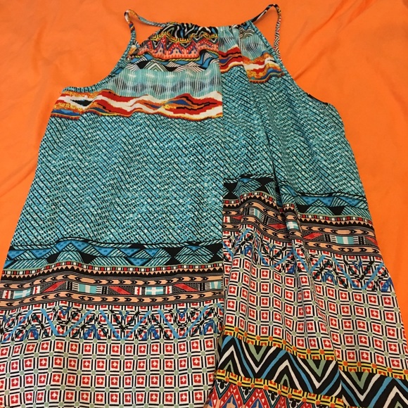 Multi-Patterned Tank - Picture 2 of 3